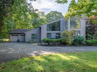 207 Spook Rock Rd, Suffern, NY 10901