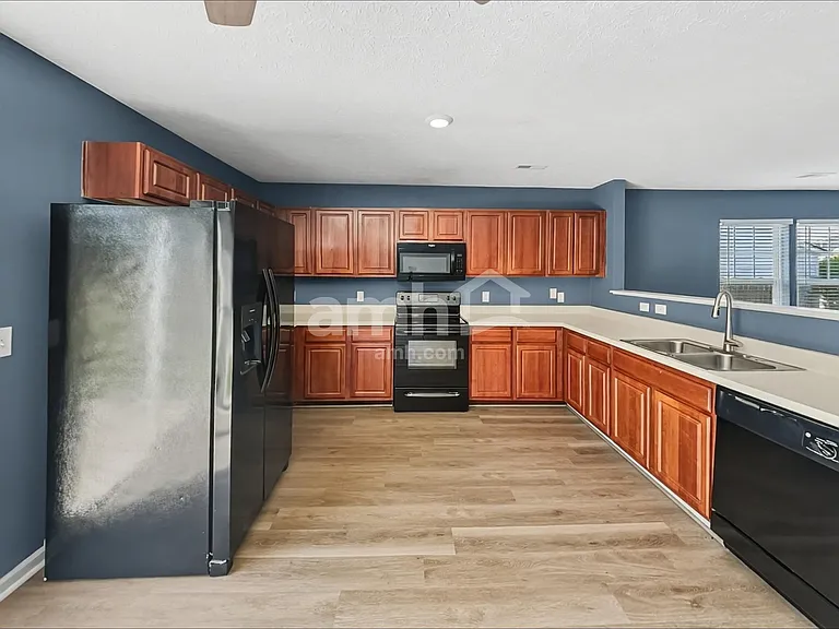 3136 Hidden Creek Dr — Photo 3