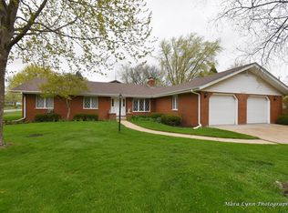 2045 Middlefield Ave, Aurora, IL 60506