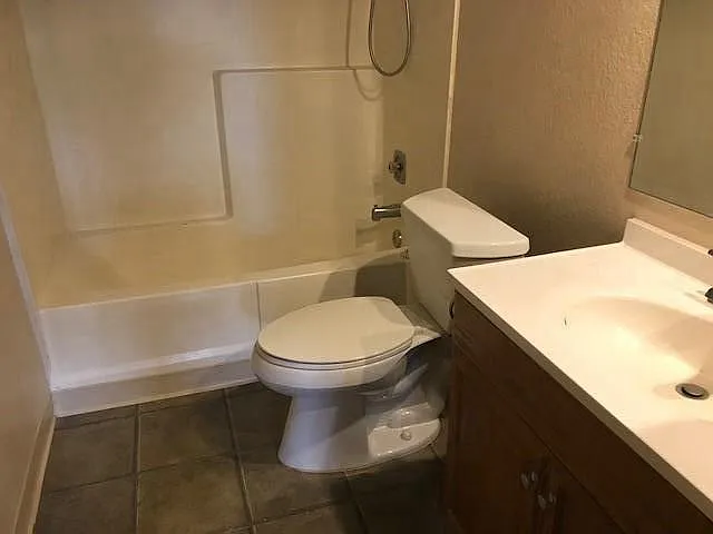 4608 Neil Rd — Photo 3