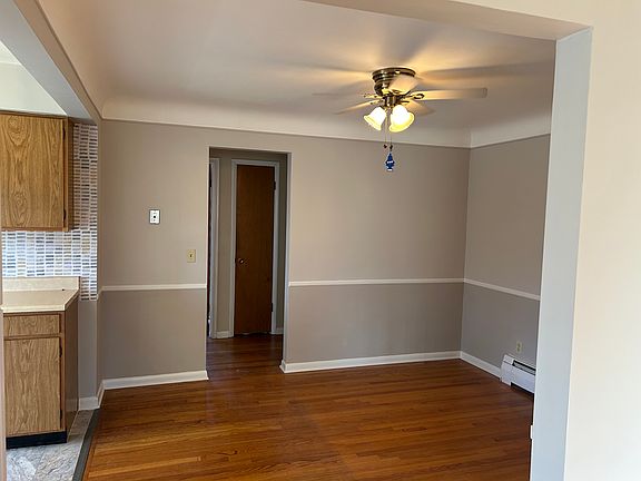 5th image of 3240 Blueacres Dr APT 1