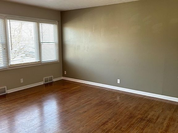 2nd image of 411 Chippewa Dr