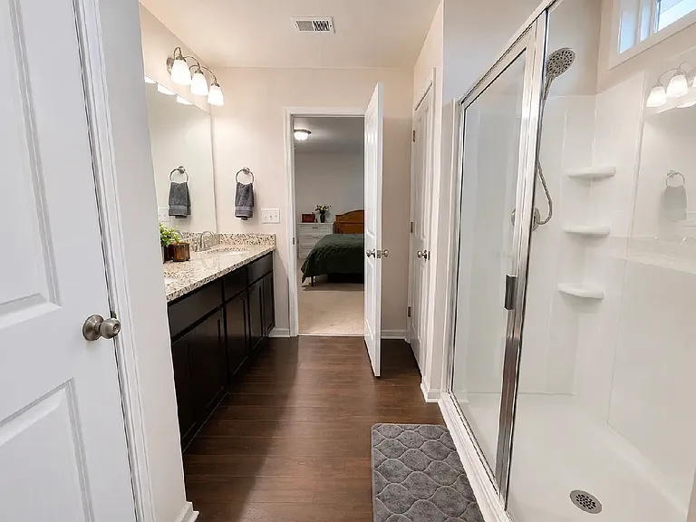 1136 Crescent Moon Loop — Photo 4