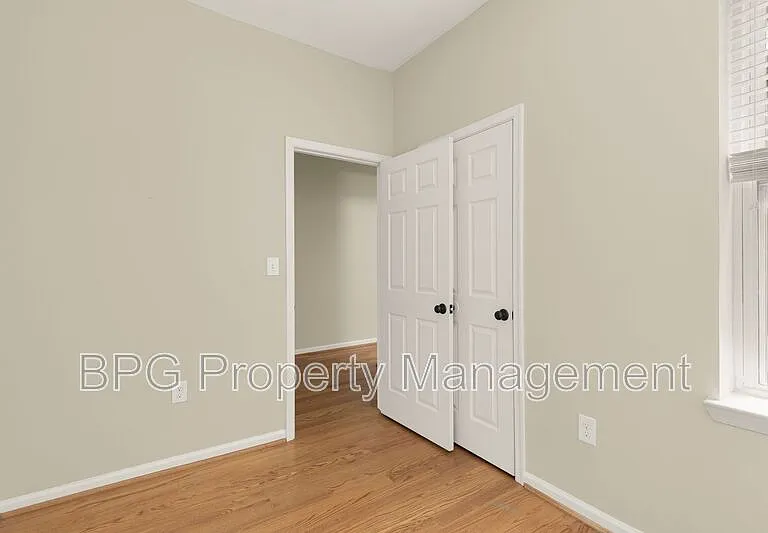 1027 7th St NE — Photo 16