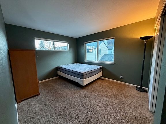3rd image of 485 Meadow Wood Cir