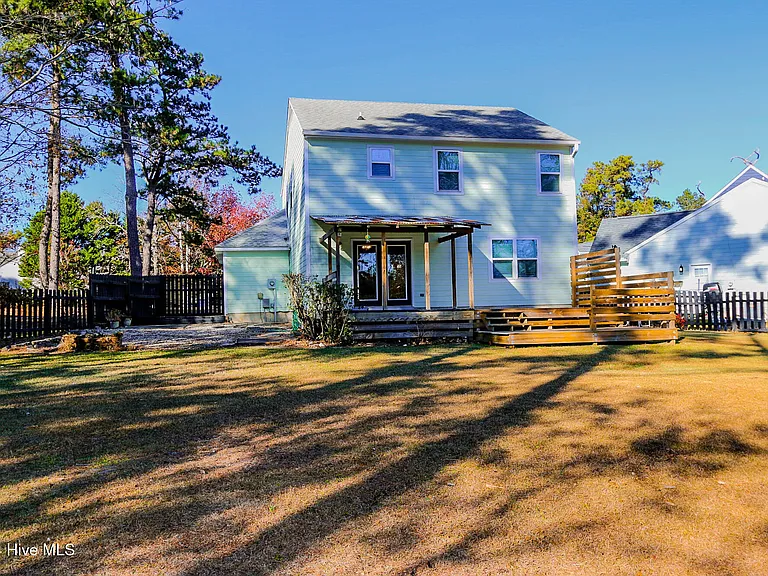 2901 Mandy Ln — Photo 7