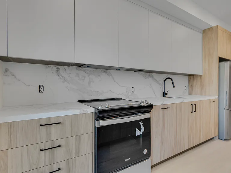 625 Harvie Ave #1 — Photo 32