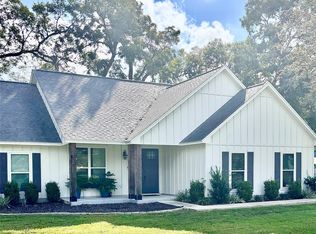 502 Tall Timber Dr, West Columbia, TX 77486