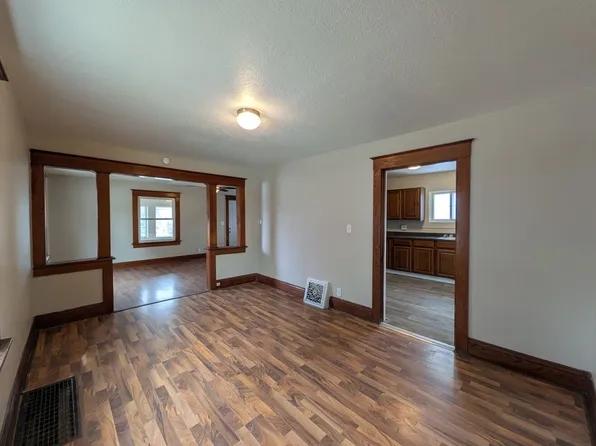 1513 Dean Ave, Des Moines, IA 50316