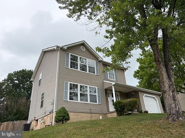 1st image of 104 Kapok Cir