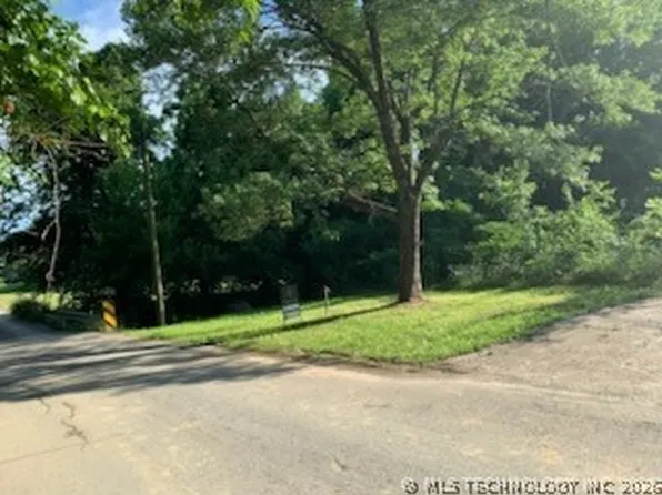 522 N Bristow Ave, Coweta, OK 74429