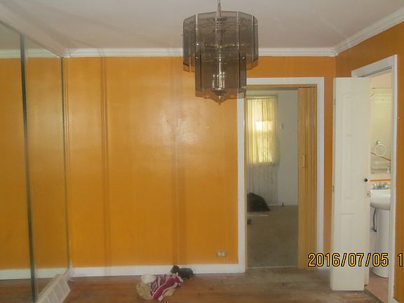 4th image of 9854 S Bensley Ave