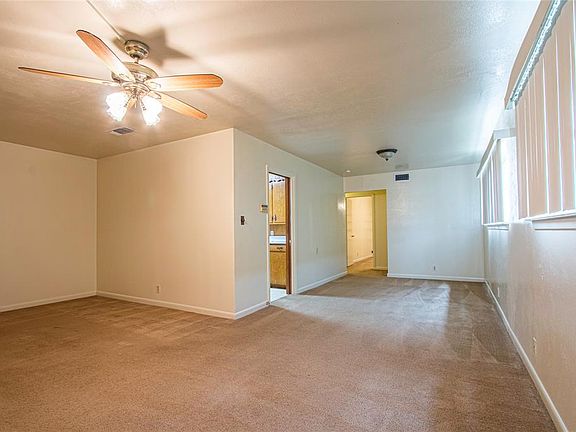 4th image of 2825 Sandage Ave