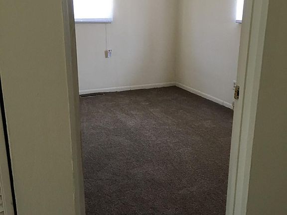 5th image of 75 E Hudson St APT A