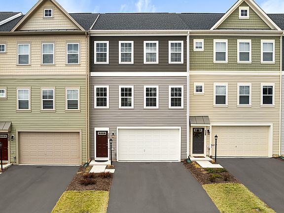 2nd image of 530 Parkland Dr