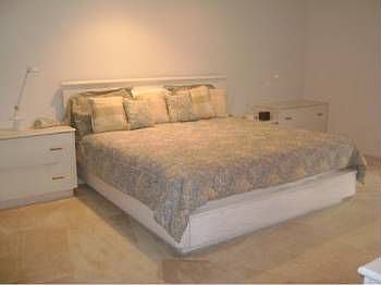 4th image of 11 Villa Ln
