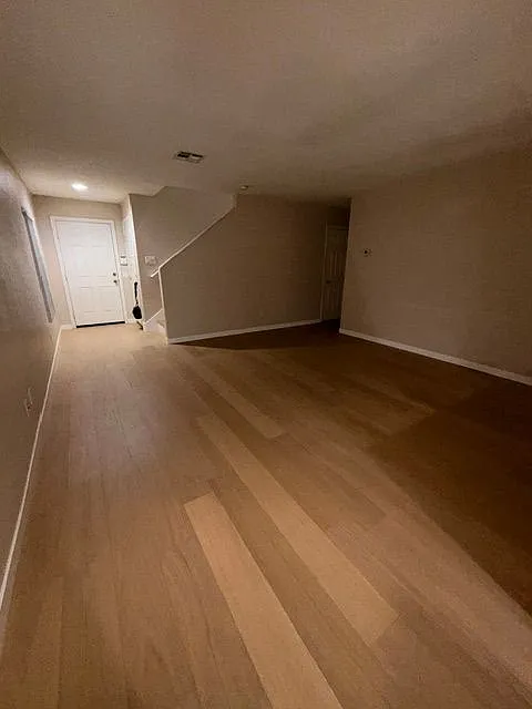 3 bed, 3.0 bath, 1824 sqft, $2,200 — Photo 4