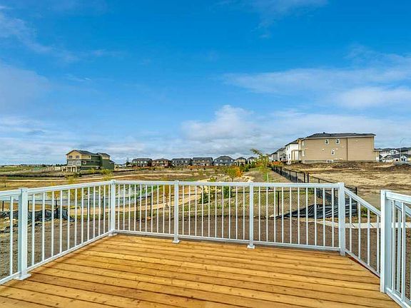4th image of 212 E Edgefield Bay
