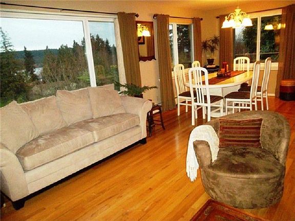 3rd image of 15866 36th Ave NE