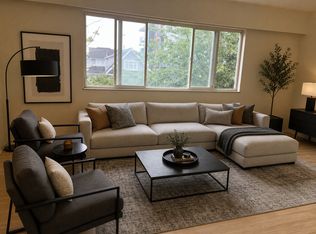 158 E 4th St, North Vancouver, BC V7L1H6