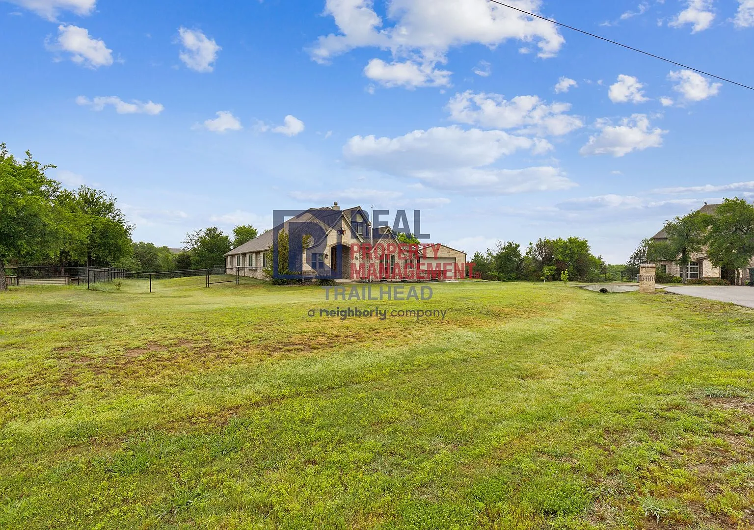 Custom 3-Bedroom Home on 2+ Acres in Deer Ridge Estates — Photo 4