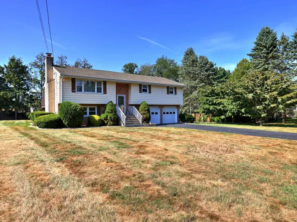 25 Zephyr Road, Trumbull, CT 06611