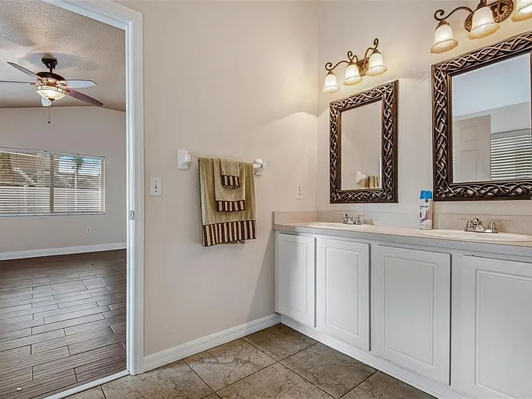 4007 Harbor Lake Dr — Photo 19