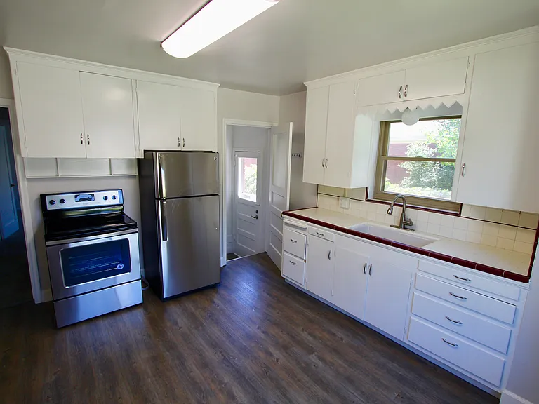 1832 S 1800 E — Photo 3