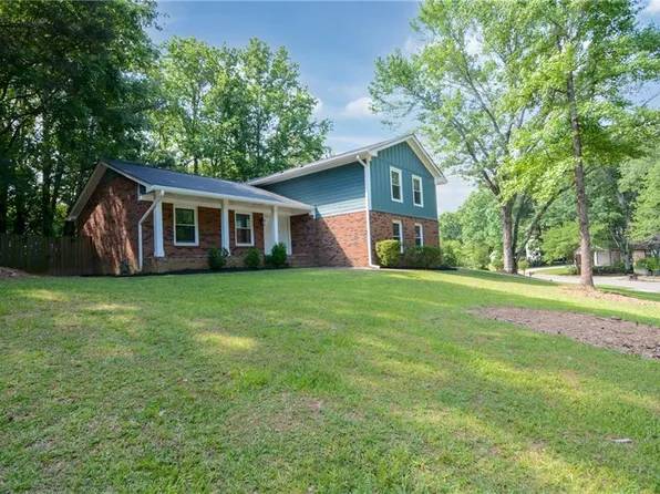 140 Ansley Ct, Roswell, GA 30076
