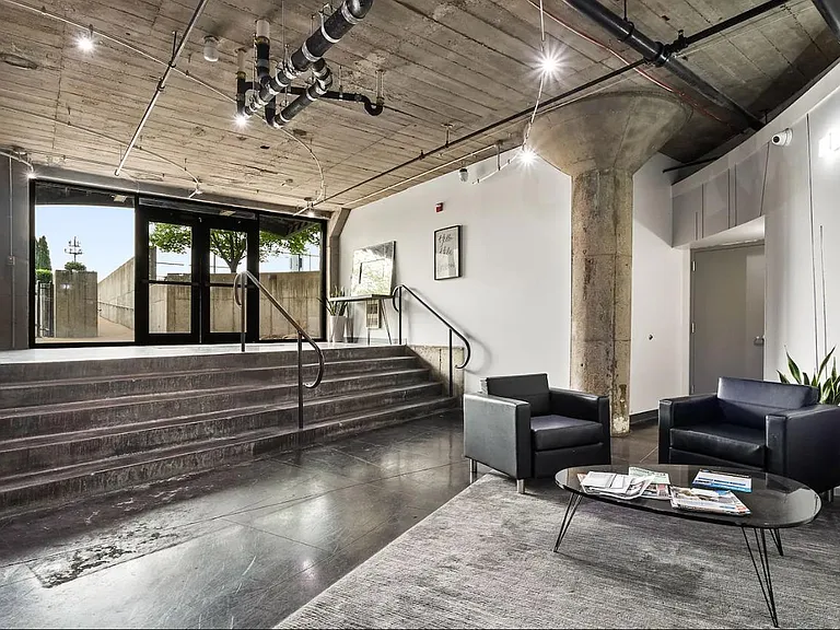 Adler Annex — Photo 35