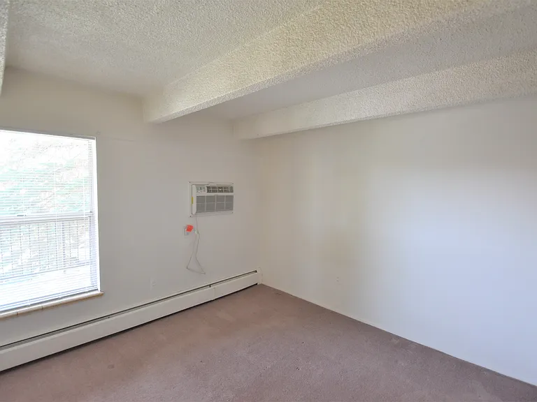 4440 Laguna Pl - Meadows Apartments — Photo 45