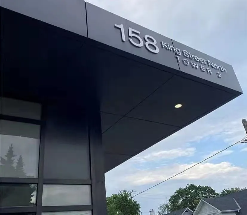158 King St N #1004