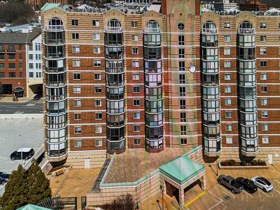 2nd image of 24 Courthouse Sq APT 212