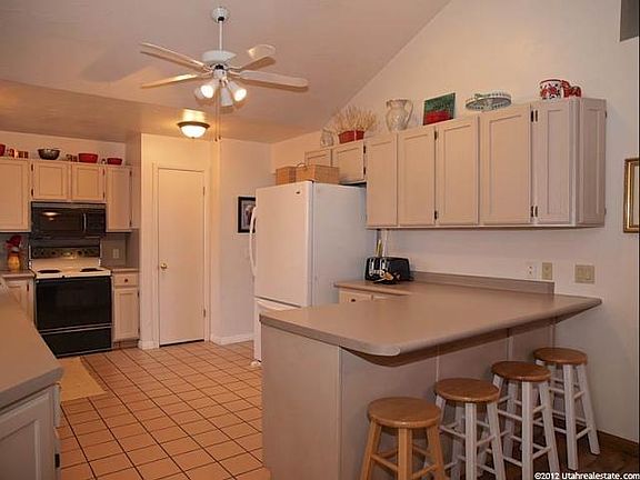 2nd image of 10180 S Newbury Dr