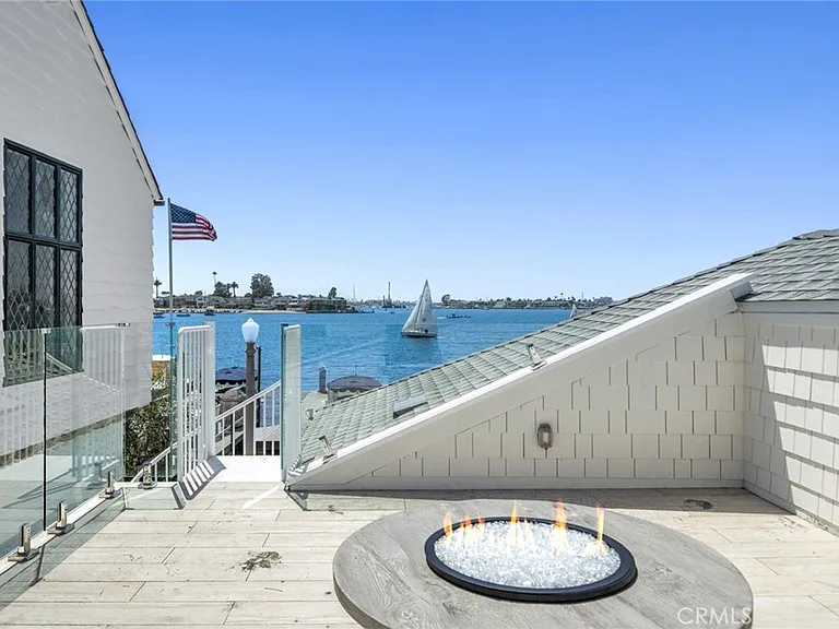 112 S Bay Front — Photo 28