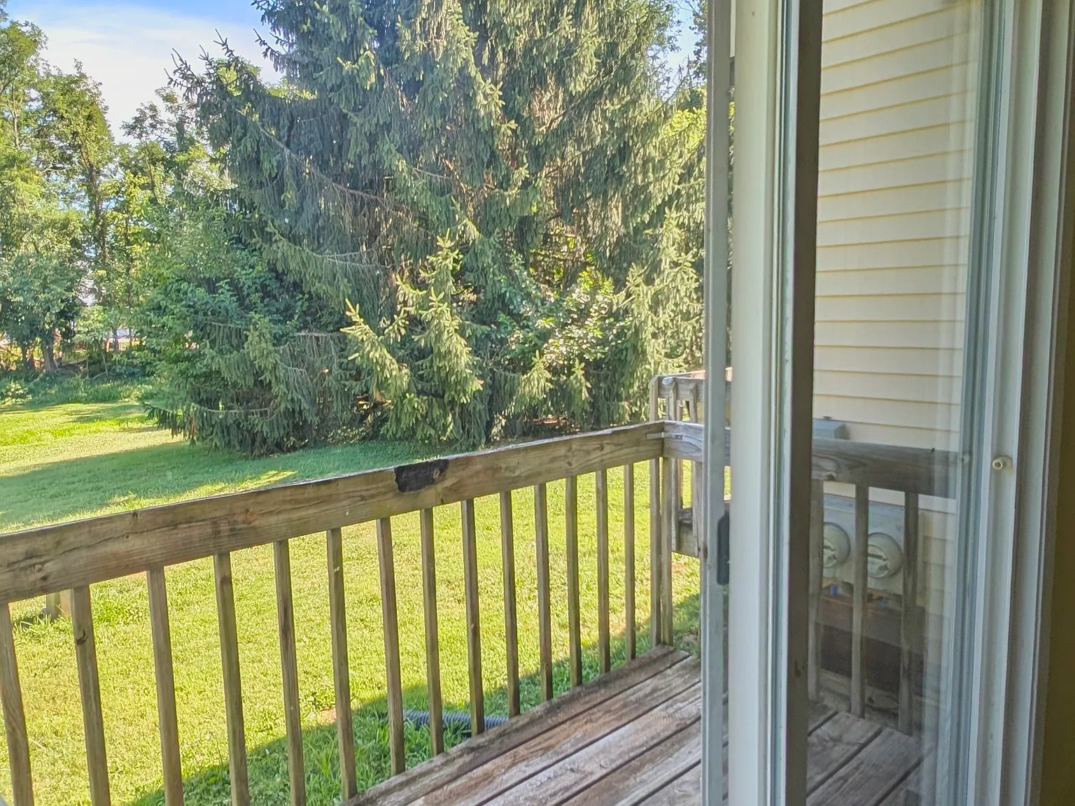 534 E Graham Pl — Photo 4