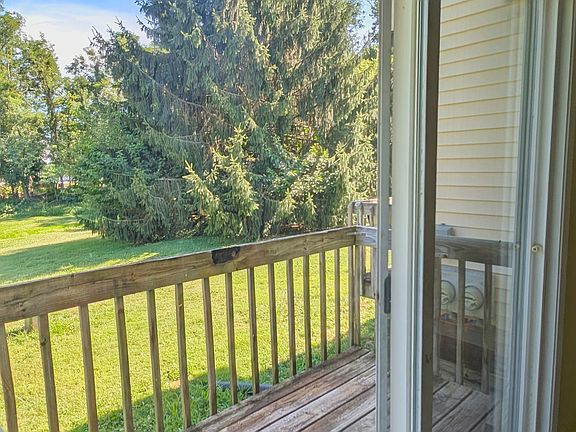 4th image of 534 E Graham Pl