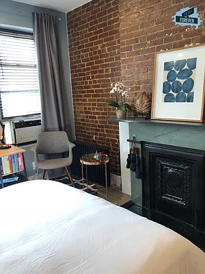 Rented by Fifth & Forever LLC | media 21