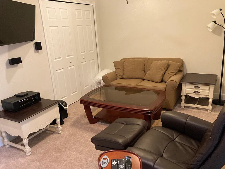 6846 Roundleaf Dr — Photo 9
