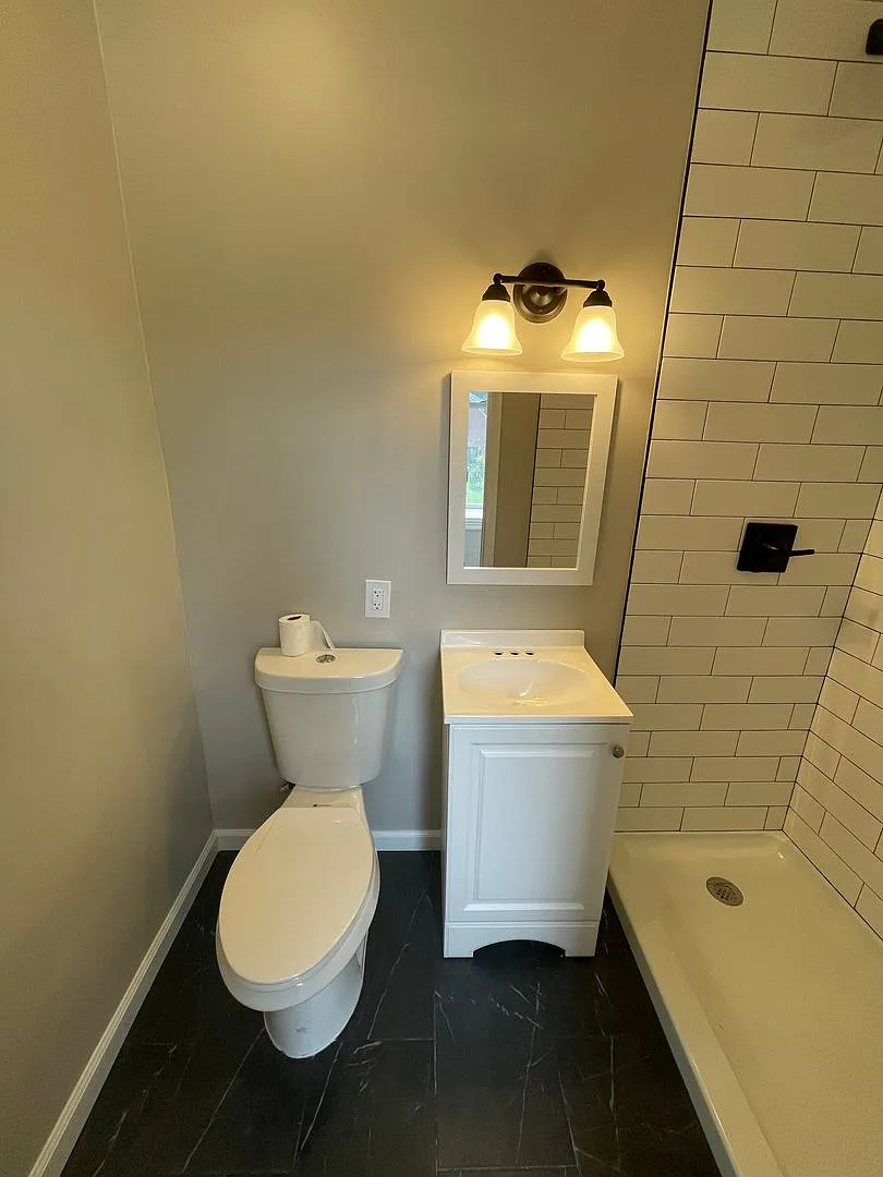 5960 Wellesley Ave — Photo 2