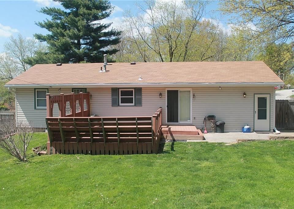 2nd image of 7007 NW 75th St