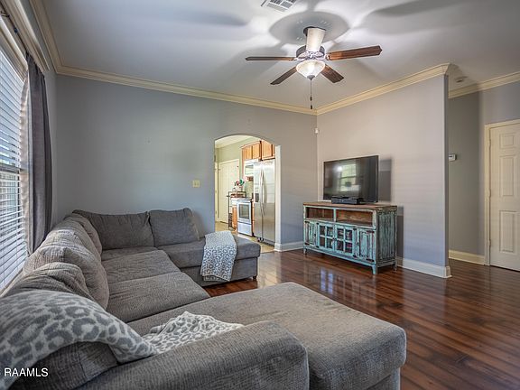 5th image of 108 Bottle Brush Ln