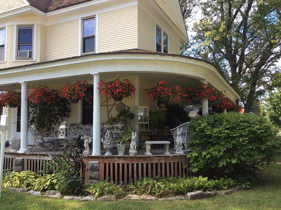 Previous listing photo 2016