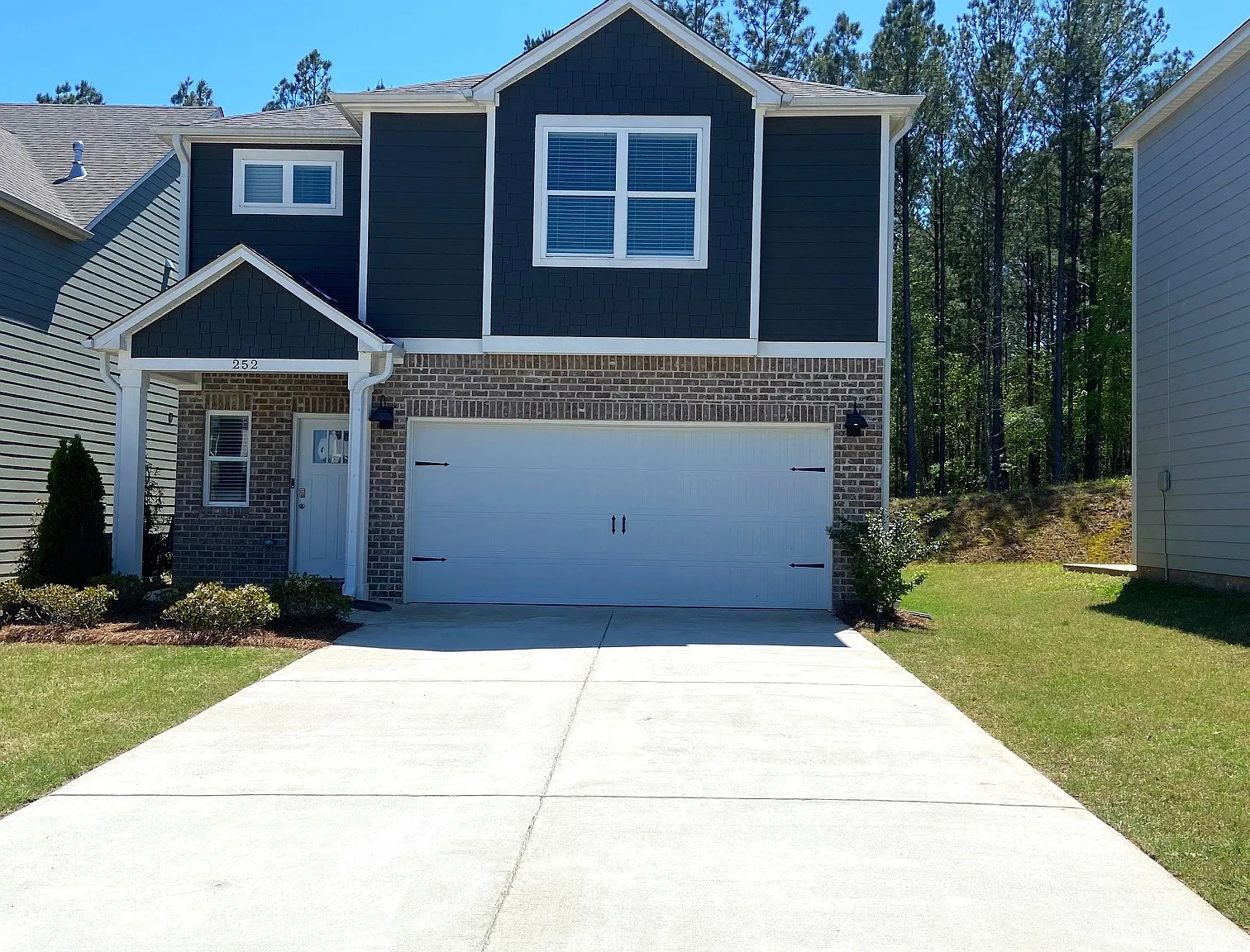3 bed, 2.5 bath, 1749 sqft, $2,195 — Photo 1