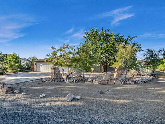 2nd image of 564 Homestead Dr W