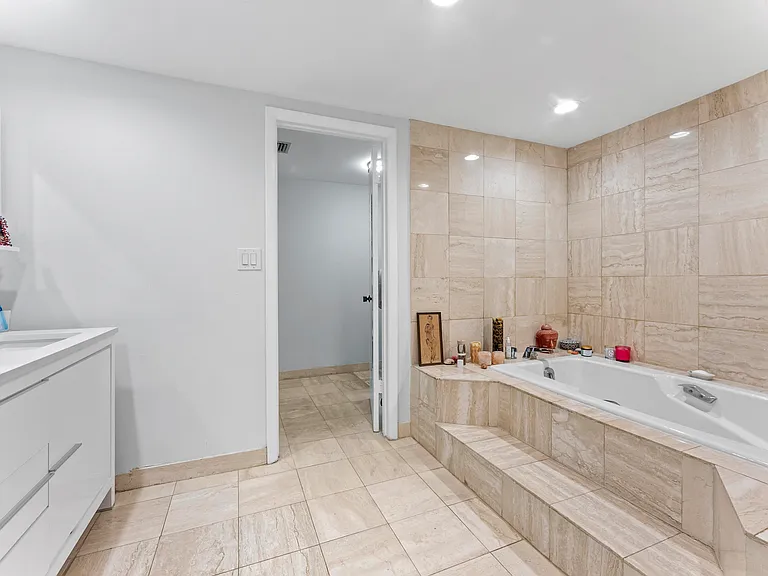 2155 S Ocean Blvd #11 — Photo 19