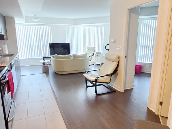 75 Norman Bethune Ave #208, Richmond Hill, ON L4B 0B6