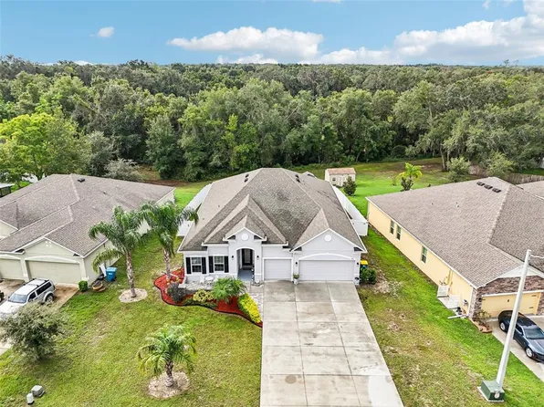 1813 Forest Glen Dr, Fruitland Park, FL 34731