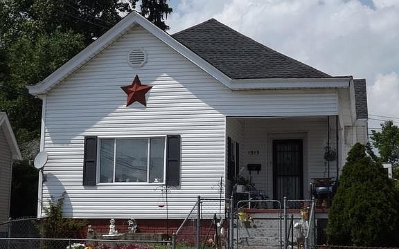 2nd image of 1515 Robinson Ave