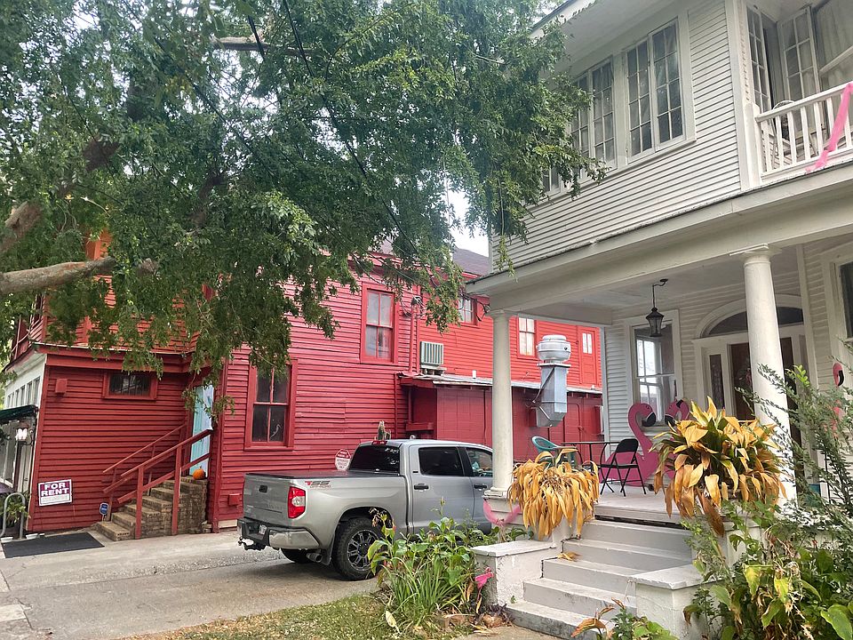 1st image of 715 Spanish Town Rd #1